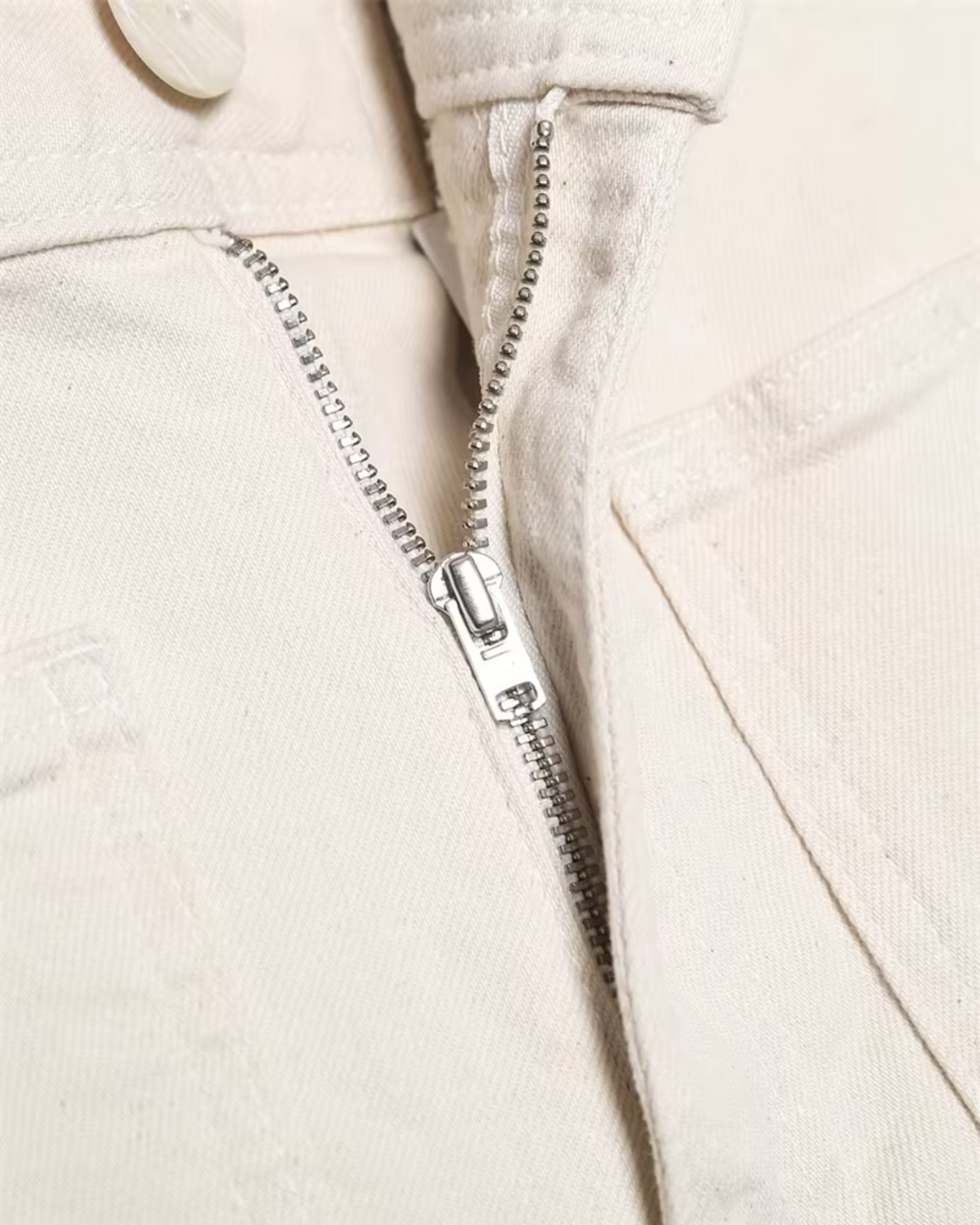 High-Waisted Patch Pocket Wide-Leg Trousers in Cream Off-White
