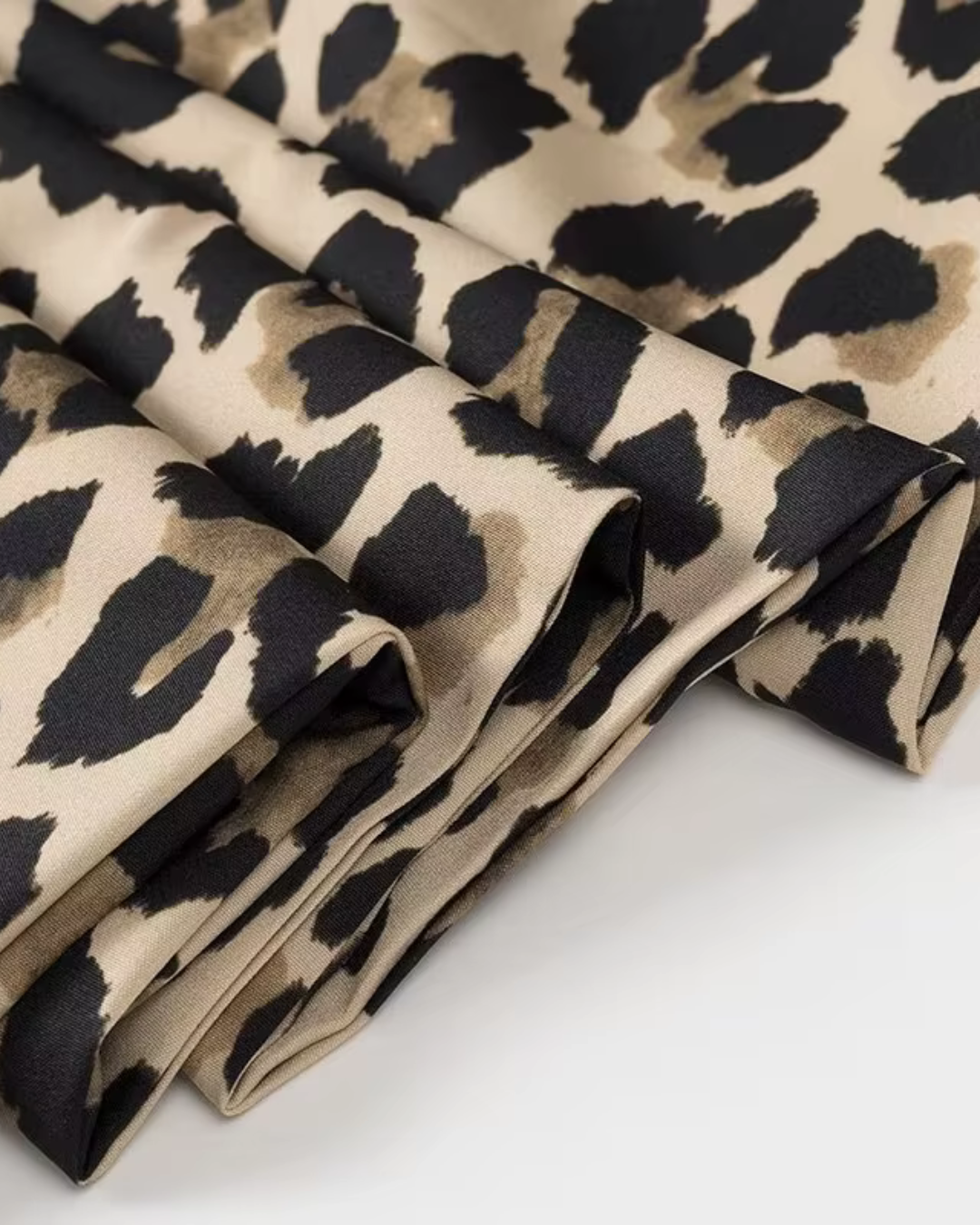 High-Waisted Wide-Leg Tailored Trousers in Leopard Print