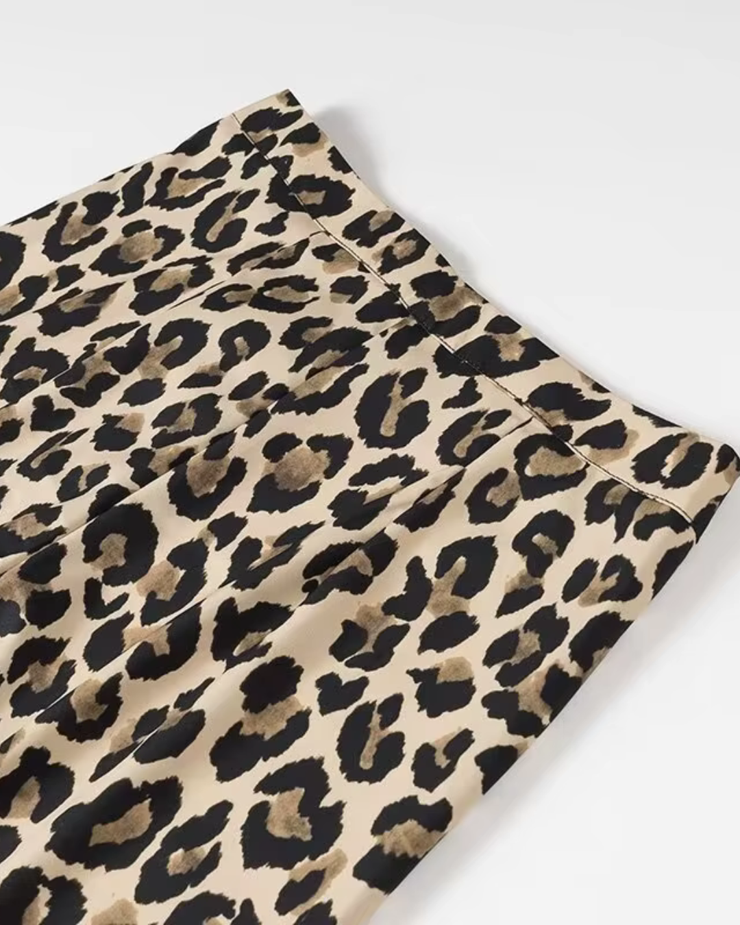High-Waisted Wide-Leg Tailored Trousers in Leopard Print